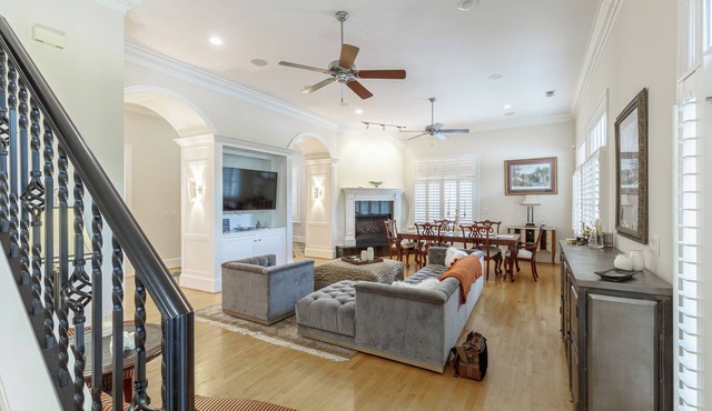 Downtown Greensboro Retreat - Walk to Dining & Breweries + 2 Free Parking spots