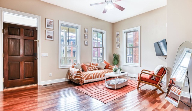 Duplex by Forsyth Park - 2 King Beds - Patio & Balcony