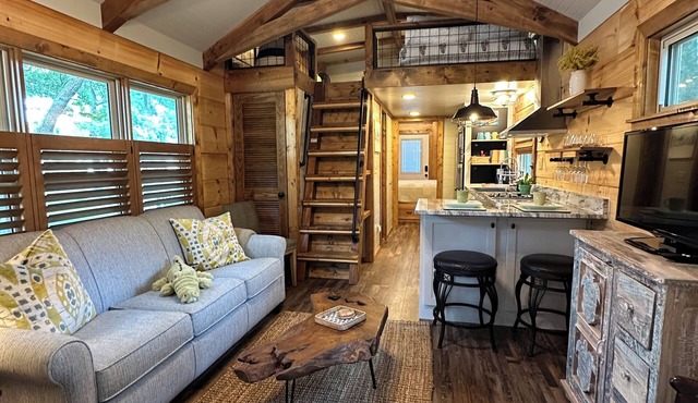 Exclusive Cabin Escape with cozy loft!