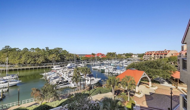 Fabulous Water & Shelter Cove Harbour Views