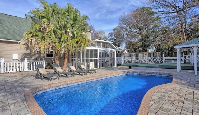Family-Friendly House w/Pool & Game Room