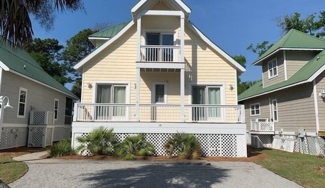 Fantastic 3 Bedroom 3 Bath house on Ocean Creek Golf Course