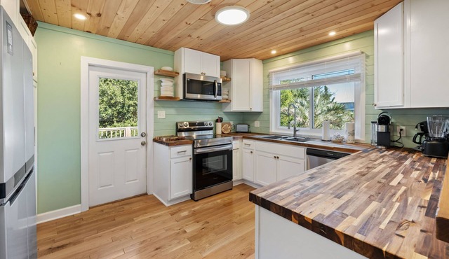 Fantastic 7 BR 5 BATH Family and PET Friendly home in DeBordieu NEW OWNERS