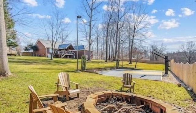 Fantastic Cottage with big backyard near the city