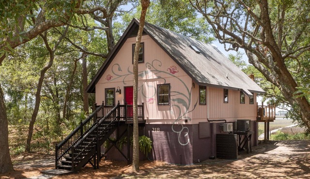 Folly Vacation Vintage Cottage with Private Dock Pet Friendly