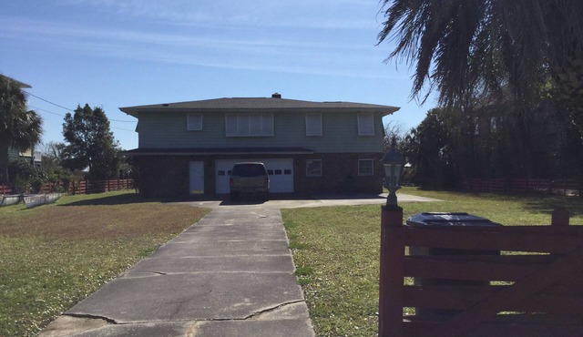 Front Beach Beautiful View 3 Bedroom Home