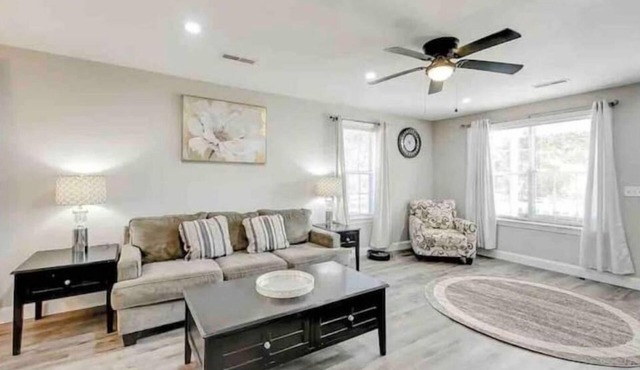 Furnished Executive Home - Ideal for Travel Nurses & 30-Day+ Stays