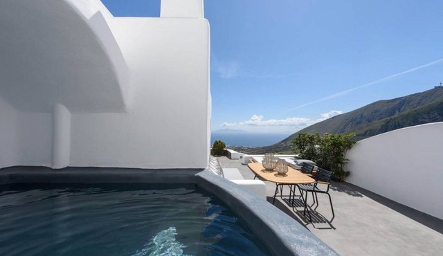Glorious Santorini Villa | Villa Nymphadora | 2 Bedrooms in Santorini