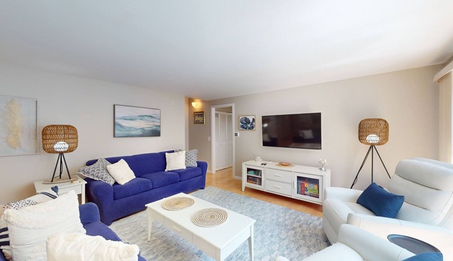 Golf course-front townhouse with private heated pool & poolside patio in Mashpee