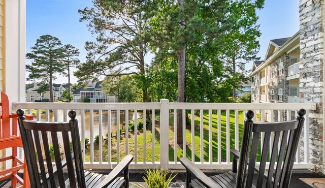 Golf & Water Views Near Broadway | 2BR