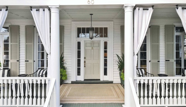 Grand 10 BR Charleston Home with Speakeasy Bar