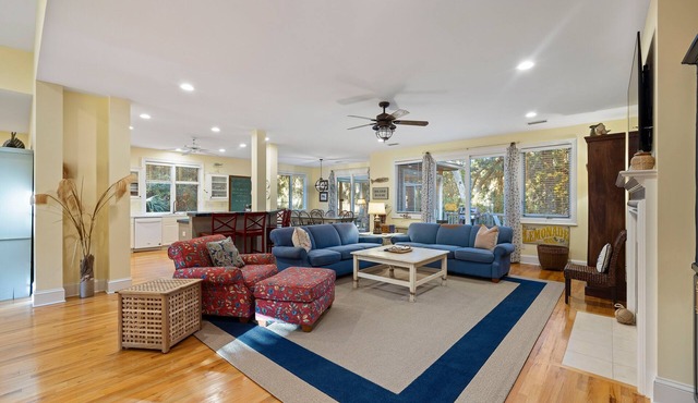 Great Family Friendly Home, Close to Beach!