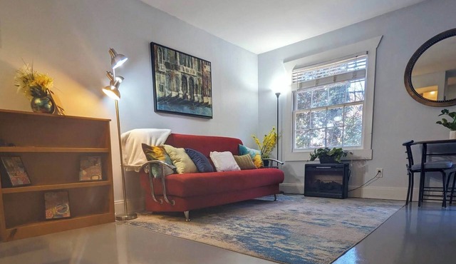 Great location by Bojangles Coliseum 2 bed/parking