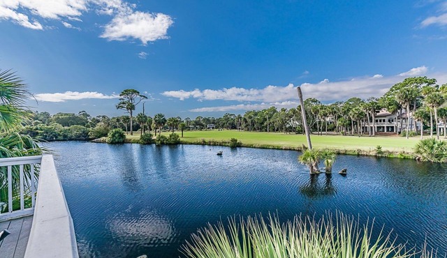 *Great Views and Great Prices*, golf cart included, club cards available - 14 Fairway Club
