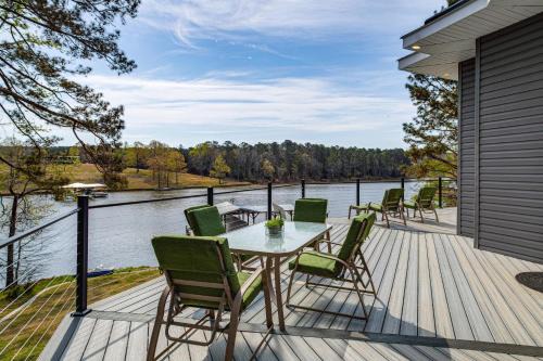 Greenwood Group Retreat w/Large Private Dock!