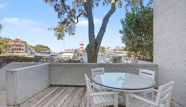 Harbourfront Condo in Harbour Town