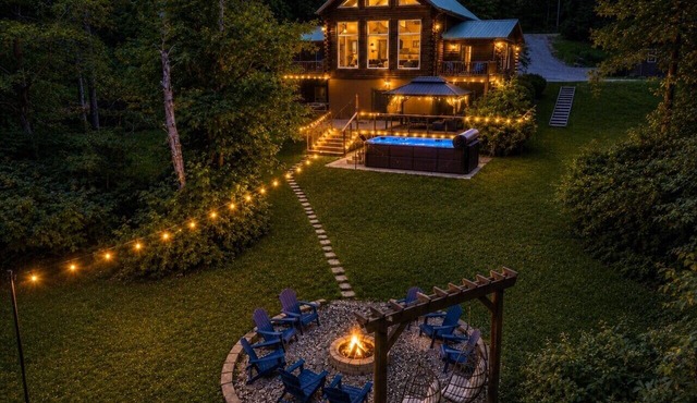 Heated Spa Pool Golf Sim Huge Game Room Hot Tub Cabin in Hocking Hills in Logan