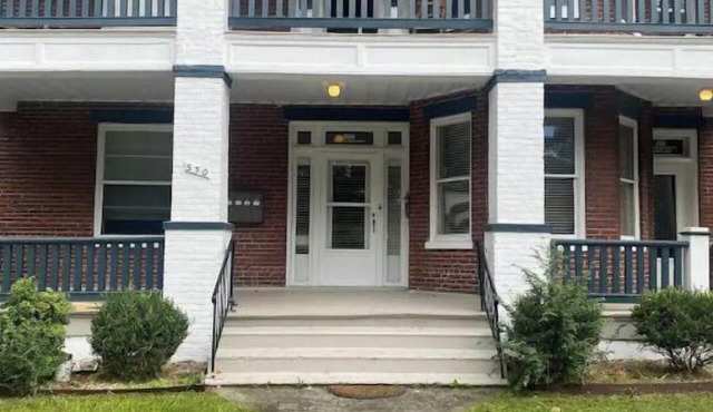 Highland Park Place: Historic Two Bedroom Apt! in Roanoke