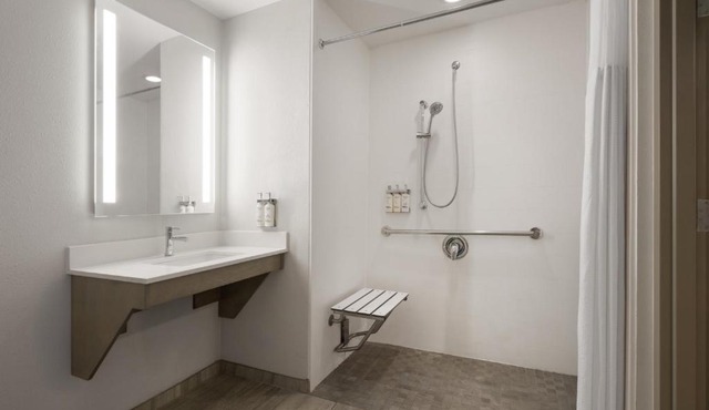 Holiday Inn Express Pembroke by IHG