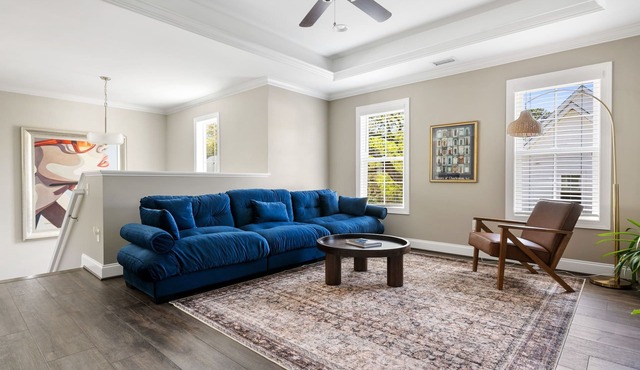 Home Away From Home- Walkable, Parking & Central