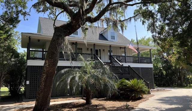 Home on Golf course Gated Community Beachwalk away