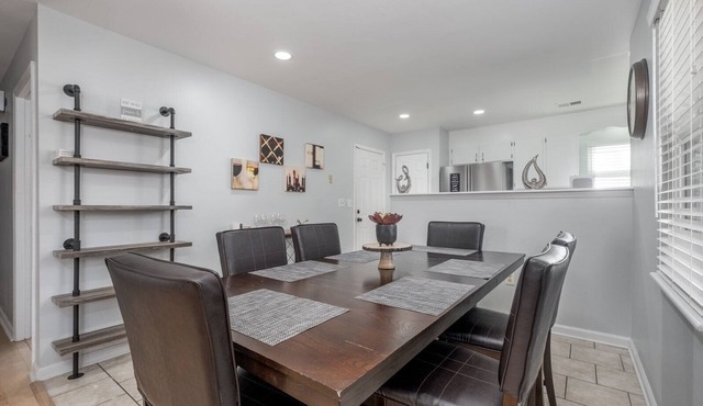 *HOT TUB in UPTOWN + FREE parking | FUN | NEW* in Charlotte