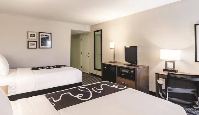 Inviting Space for Poolside Fun & Beachwalk Adventures, Ideal for Families in Myrtle Beach
