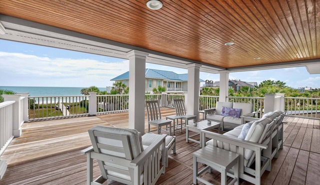 Inviting Vacation Home Directly on Beach