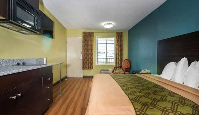 King Bed Efficiency Non-Smoking at Royal Extended Stay Hotel Selma I-95