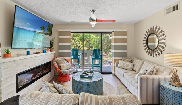 Kingston WHP 19A 1st floor Villa w/pool/beach