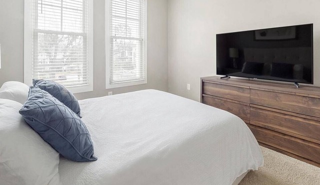 Landing at Heyward West Ashley - 2 Bedrooms in West Ashley