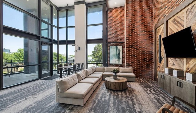 Landing at Meeting Street Lofts - 1 Bedroom in East Central