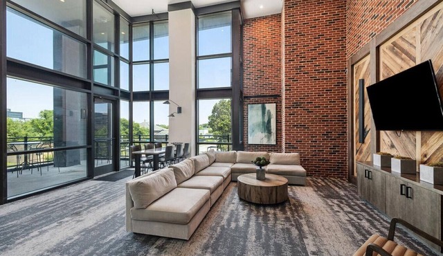 Landing at Meeting Street Lofts - 1 Bedroom in East Central