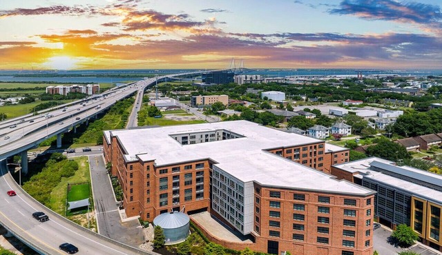 Landing at Meeting Street Lofts - Studio in East Central