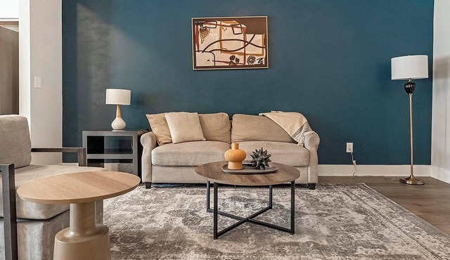 Landing | Beautiful 3BD, Gym, Yoga Studio