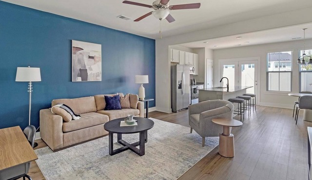 Landing | Chic 3BD, Yoga Studio, Gym