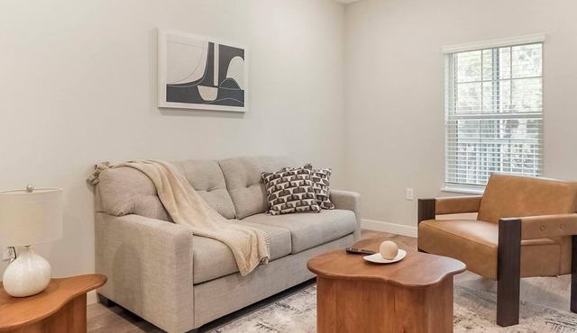 Landing | Modern 2BD, Gym