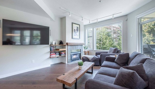 Large deck | Private Hot Tub | BBQ | Pet friendly in Whistler
