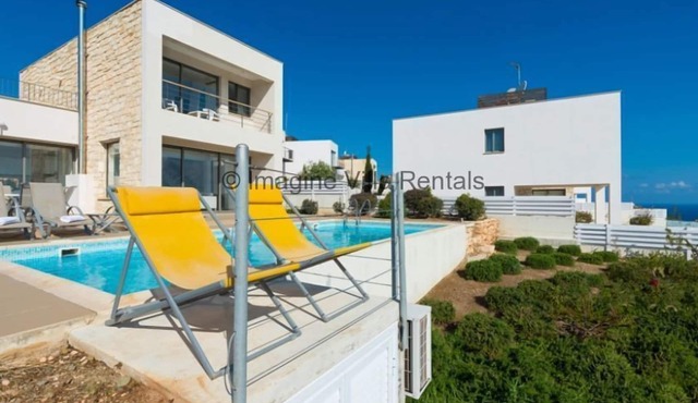 Latchi Esprit Villa EV21 - a villa that sleeps 6 guests in 3 bedrooms in Latchi