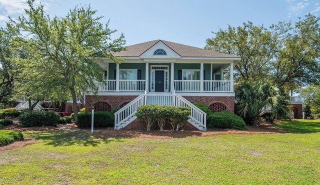 Loafer's Glory Spacious, Light-Filled Villa with Stunning Marsh Lake Views