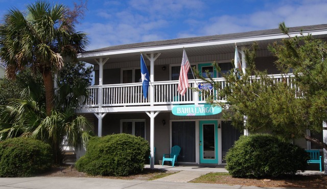 Lovely 2nd Row Beachhouse Exclusive Neighborhood