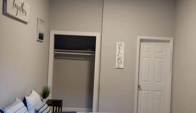 lovely relaxing room with hight speed internet , neflix with a independent entry