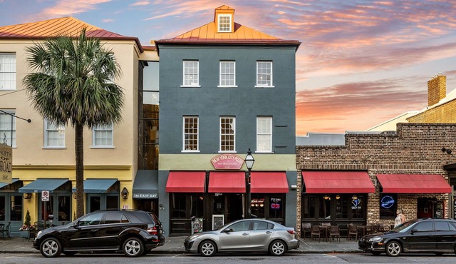 Luxury 4bd French Quarter Retreat w. Parking!