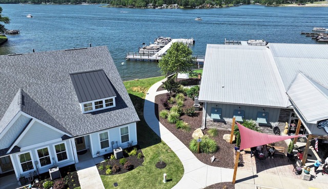 Luxury Lakeside Therapy, Sleeps 12