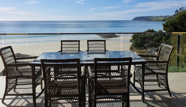 MAGIC BEACH VILLA Absolute beachfront luxury in Boat Harbour Beach