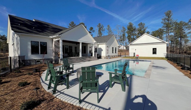Masters Week Luxury Home > Pool + Outdoor Living > Sleeps 12 Near Augusta