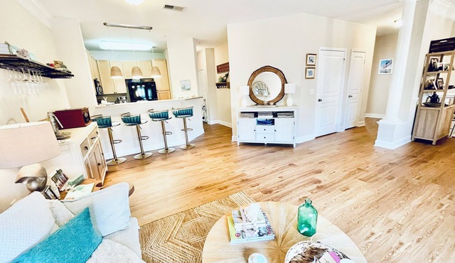 Mermaid Haven- New spacious townhome, porch, pool, gym, resort amenities!