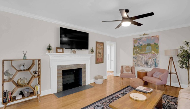 Mid-Term In Shandon, King, Office, Large Backyard