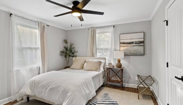 MinsDwntwn, Arena, Vista, USC 2 beds, 1 bath private parking, pets West Columbia