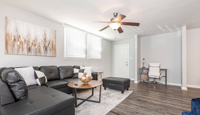 Modern 2 Bed x 2 Bath Apartment - 5 Mins from NoDa in Charlotte